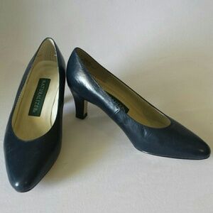 Naturalizer Women's Classic Navy Heels